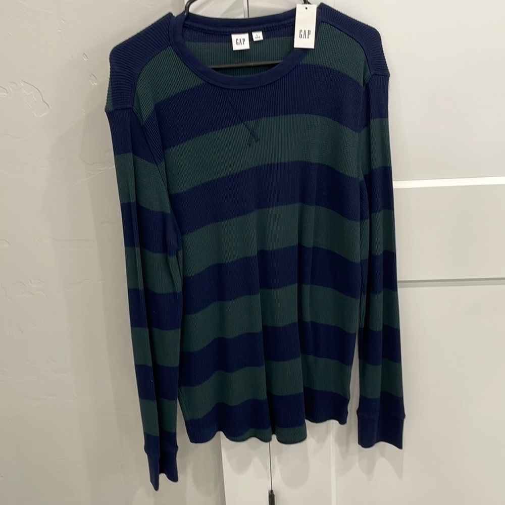 NWT Gap long sleeve textured size Large. Green / navy